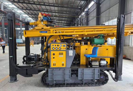Глубина машина водяной скважины пневматического Crawler буровой установки в 450 метров роторная